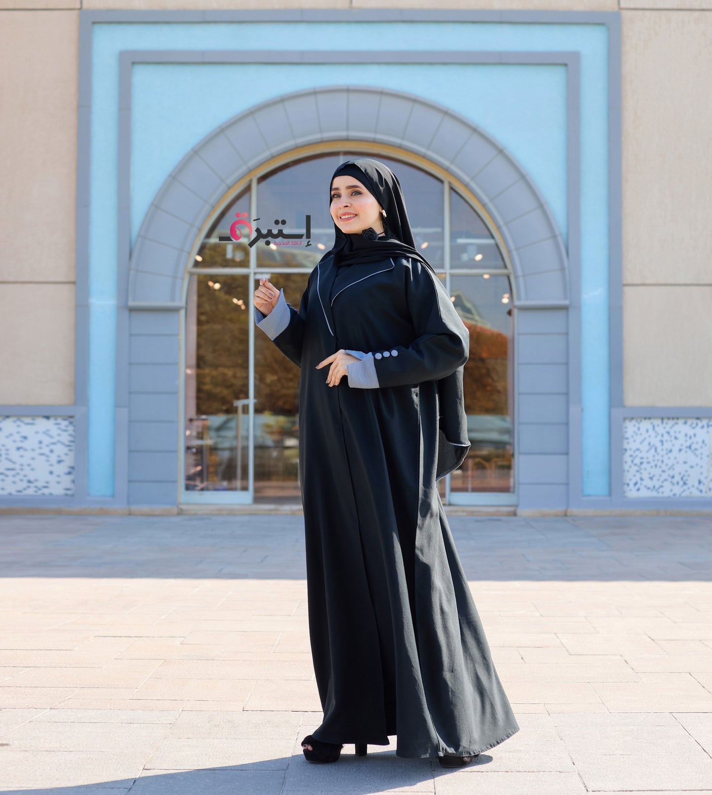 Combine modern elegance and luxury with our Blazer Abaya